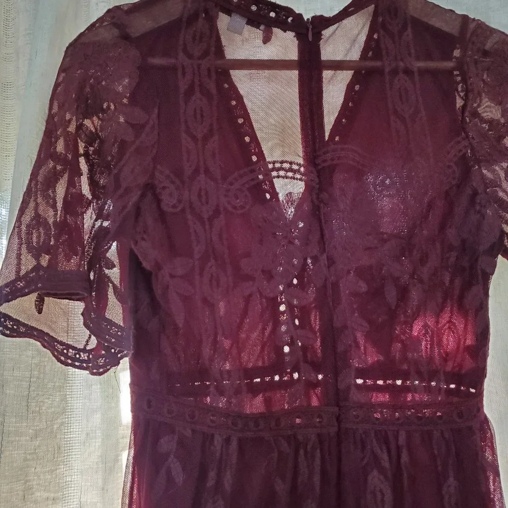 Maroon Lace Dress - Picture 2 of 4